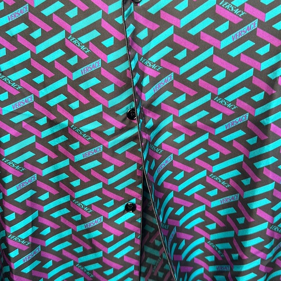 VERSACE La Greca Print Silk Button Up Top NWT - Picture 12 of 12
